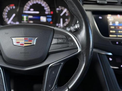 Bronze Dune Metallic 2018 Cadillac XT5 Luxury