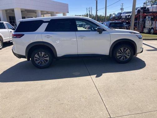 Glacier White 2024 Nissan Pathfinder S