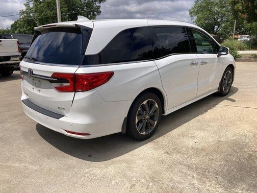 White 2022 Honda Odyssey Elite