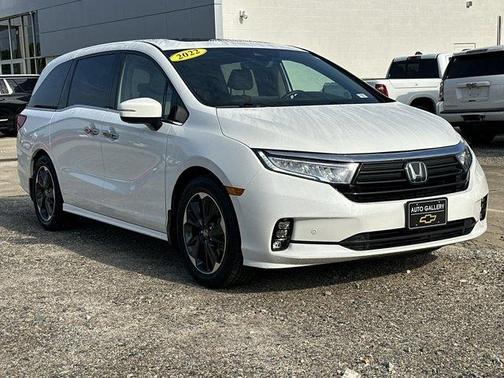 White 2022 Honda Odyssey Elite