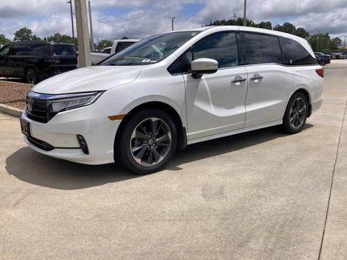 White 2022 Honda Odyssey Elite