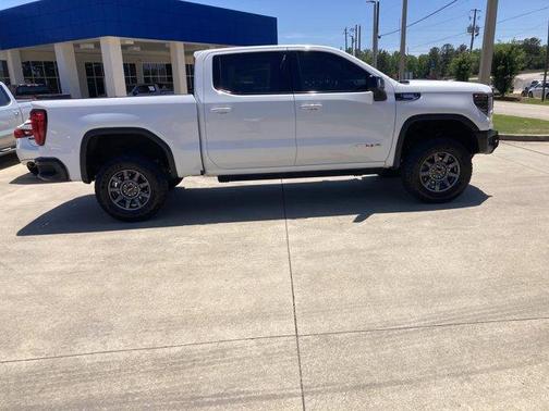 Summit White 2025 GMC Sierra 1500 AT4X