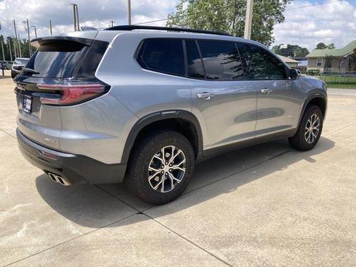 2024 GMC Acadia AT4