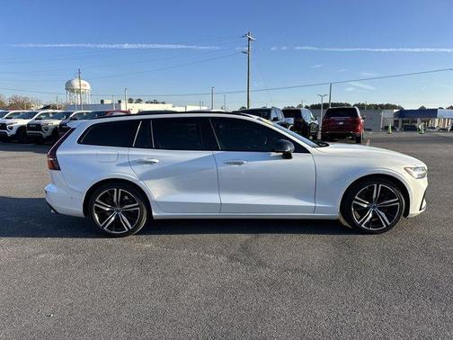 2020 Volvo V60 T5 R-Design