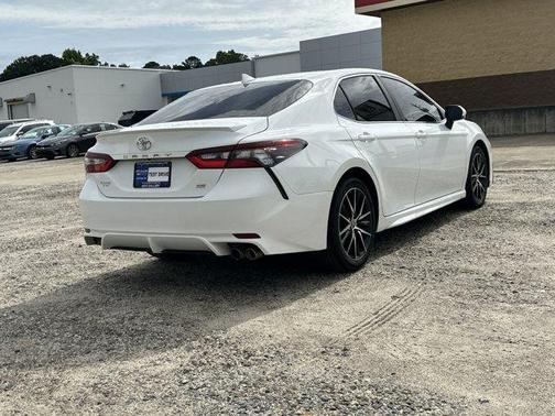 White 2022 Toyota Camry SE