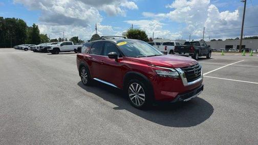 2022 Nissan Pathfinder Platinum