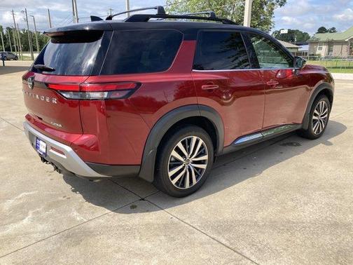 2022 Nissan Pathfinder Platinum
