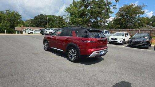 2022 Nissan Pathfinder Platinum