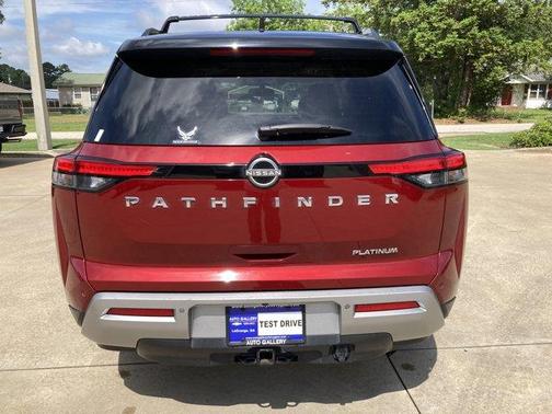 2022 Nissan Pathfinder Platinum