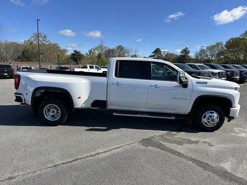 2022 Chevrolet Silverado 3500 High Country