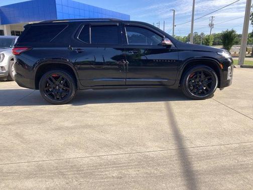 Mosaic Black Metallic 2023 Chevrolet Traverse Premier