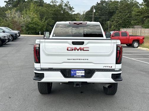 2024 GMC Sierra 2500 AT4