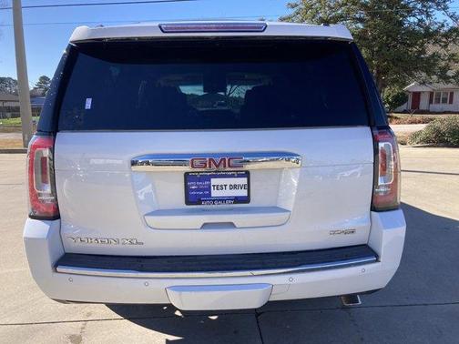 2017 GMC Yukon XL Denali