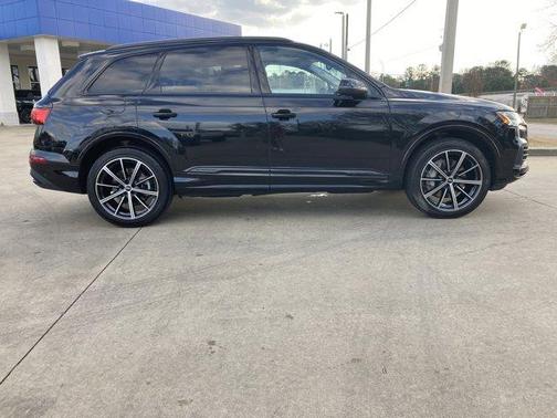 2023 Audi Q7 55 Premium Plus