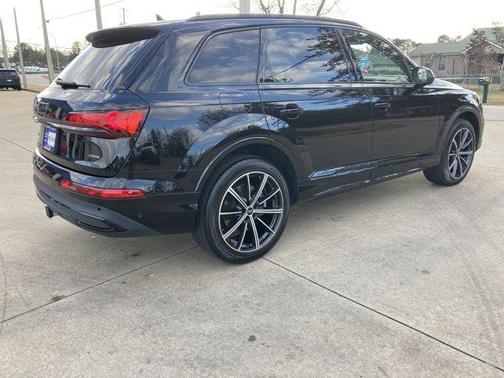 2023 Audi Q7 55 Premium Plus