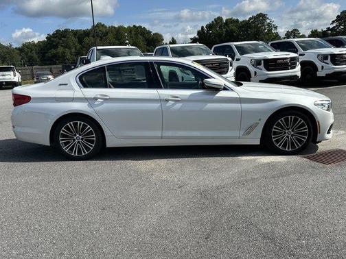 Mineral White Metallic 2019 BMW 530e iPerformance