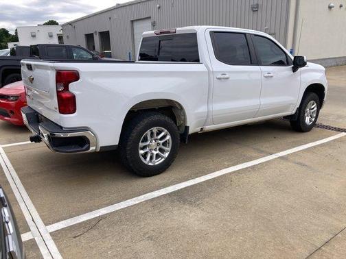 Summit White 2024 Chevrolet Silverado 1500 LT