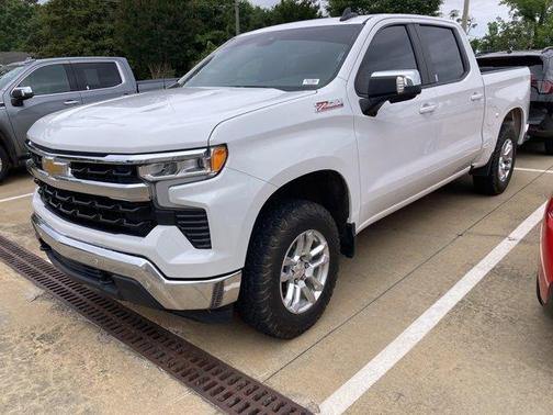 Summit White 2024 Chevrolet Silverado 1500 LT