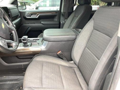 Summit White 2024 Chevrolet Silverado 1500 LT