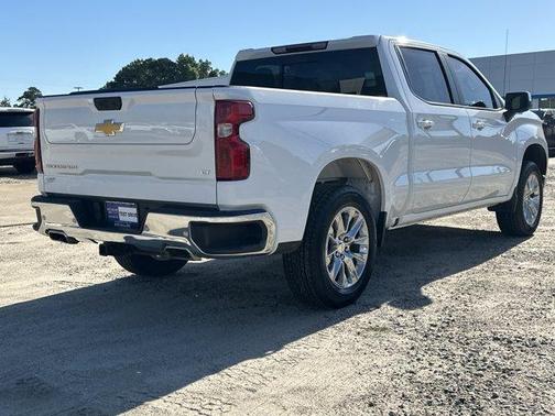 Summit White 2024 Chevrolet Silverado 1500 LT