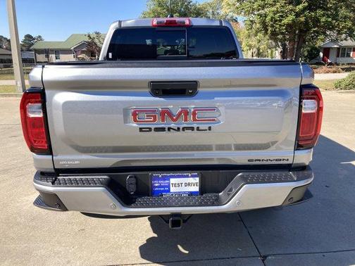 2024 GMC Canyon Denali