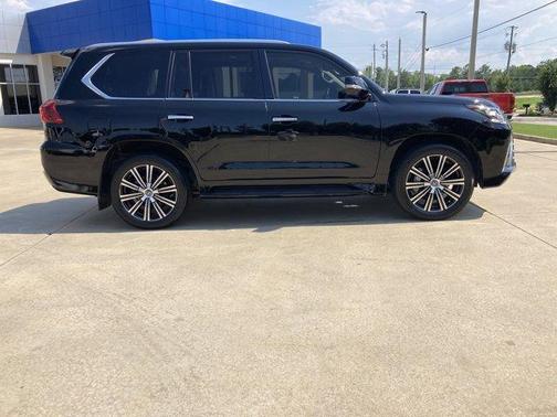 2021 Lexus LX 570 Three-Row