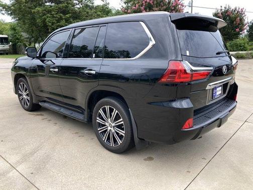 2021 Lexus LX 570 Three-Row