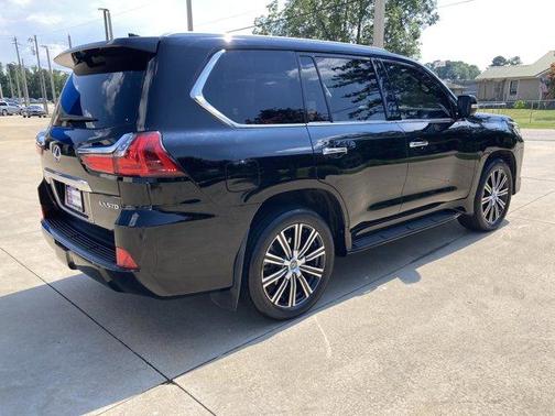 2021 Lexus LX 570 Three-Row