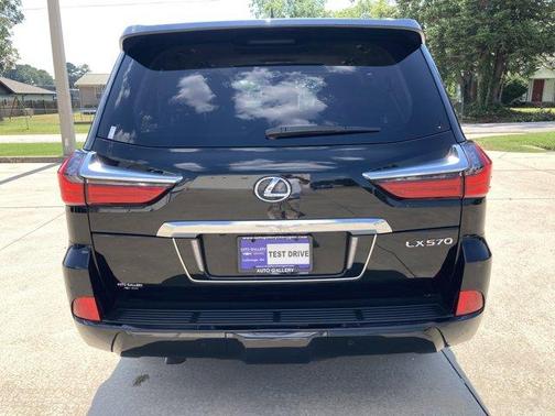 2021 Lexus LX 570 Three-Row