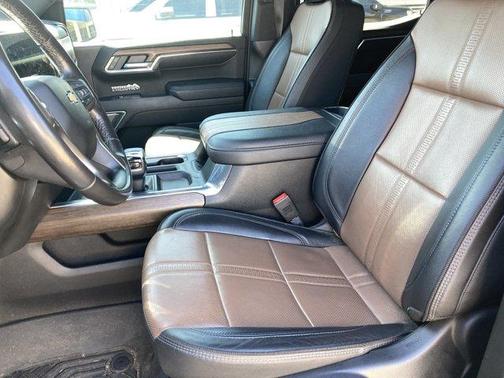 Iridescent Pearl Tricoat 2023 Chevrolet Silverado 1500 High Country