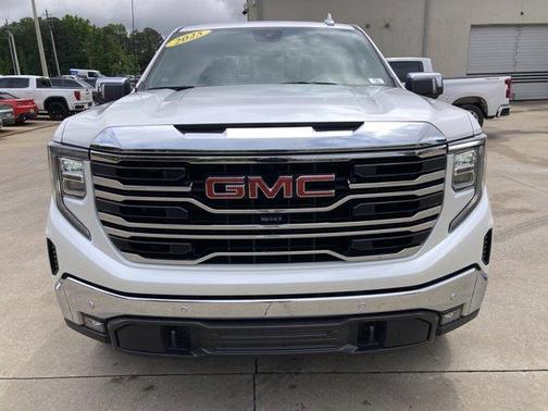 White Frost Tri-Coat 2025 GMC Sierra 1500 SLT