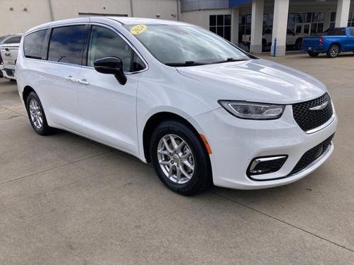 2024 Chrysler Pacifica Touring-L