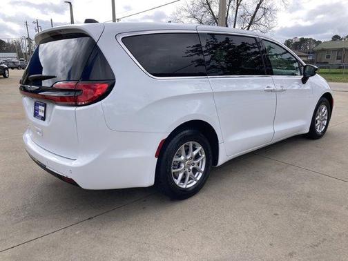 2024 Chrysler Pacifica Touring-L