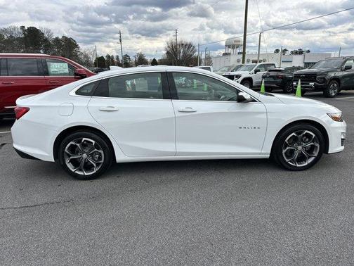 2024 Chevrolet Malibu LT