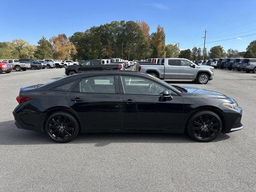 2022 Toyota Avalon Hybrid XSE Nightshade