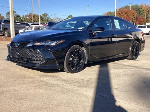 2022 Toyota Avalon Hybrid XSE Nightshade