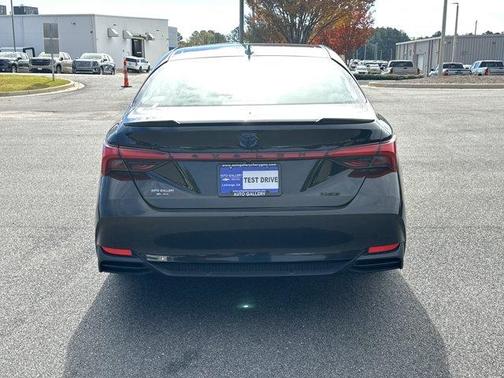 2022 Toyota Avalon Hybrid XSE Nightshade