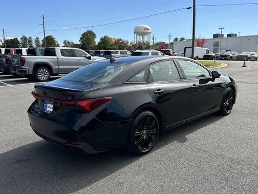 2022 Toyota Avalon Hybrid XSE Nightshade