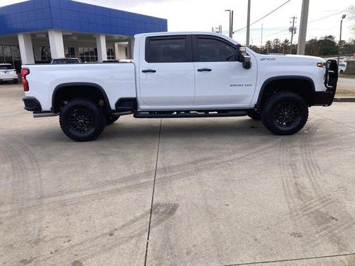 2025 Chevrolet Silverado 2500 ZR2