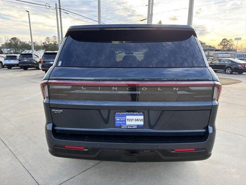 2025 Lincoln Navigator Reserve