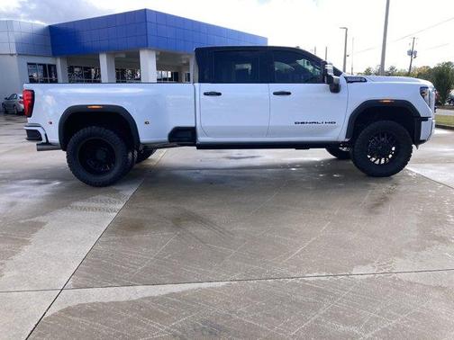 2025 GMC Sierra 3500 Denali