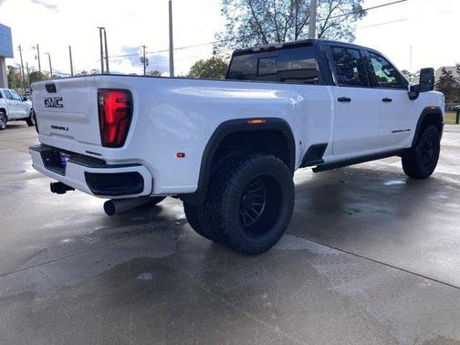 2025 GMC Sierra 3500 Denali