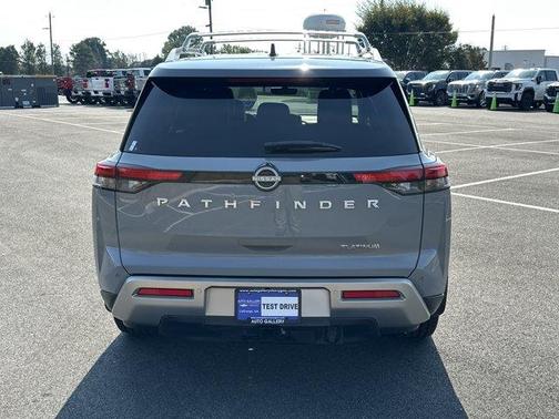 2024 Nissan Pathfinder Platinum