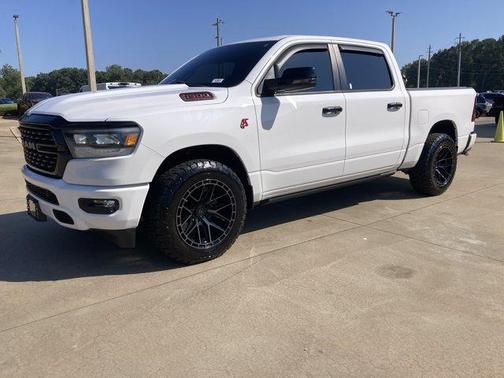 Bright White Clearcoat 2023 RAM 1500 Big Horn