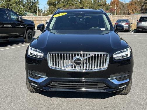 2025 Volvo XC90 B5 Core