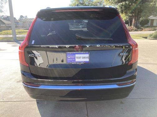 2025 Volvo XC90 B5 Core