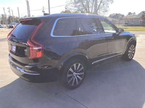 2025 Volvo XC90 B5 Core