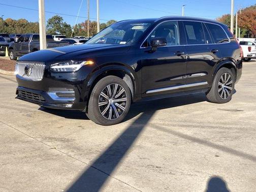 2025 Volvo XC90 B5 Core