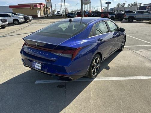 2022 Hyundai ELANTRA Limited