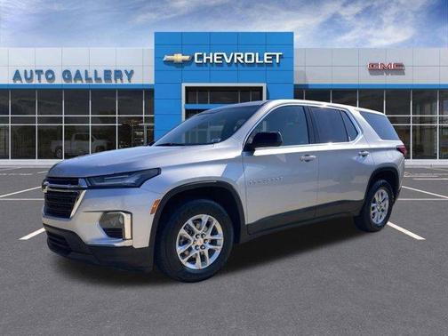Silver Ice Metallic 2022 Chevrolet Traverse LS